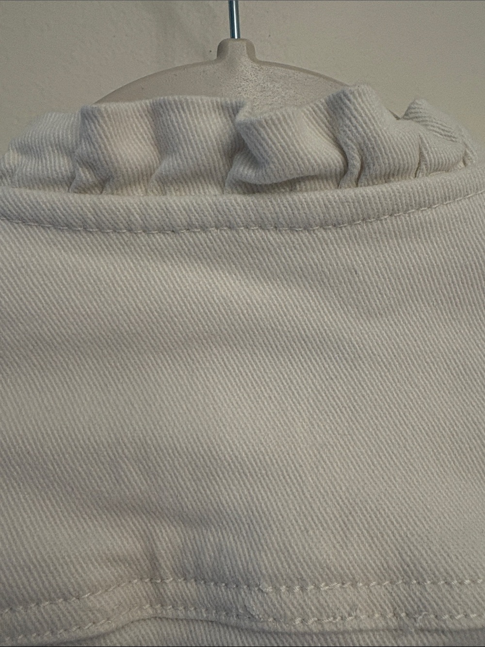 Draper James RSVP white denim Jacket with ruffle neck line - Picture 3 of 11